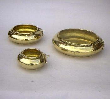 BR2073 - Brass Planters, set