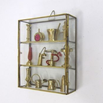 BR40102 - Brass / Glass Miniature showcase