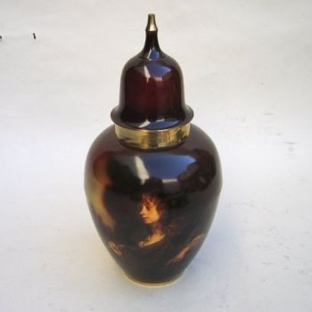 BR40544 - Brass Urn, Picture, Screw on Top