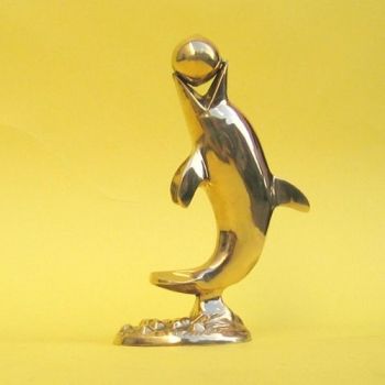 BR6128 - Brass Dolphin With Ball